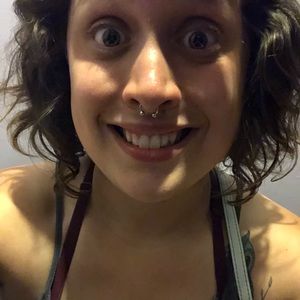 Meet your Posher, Danielle